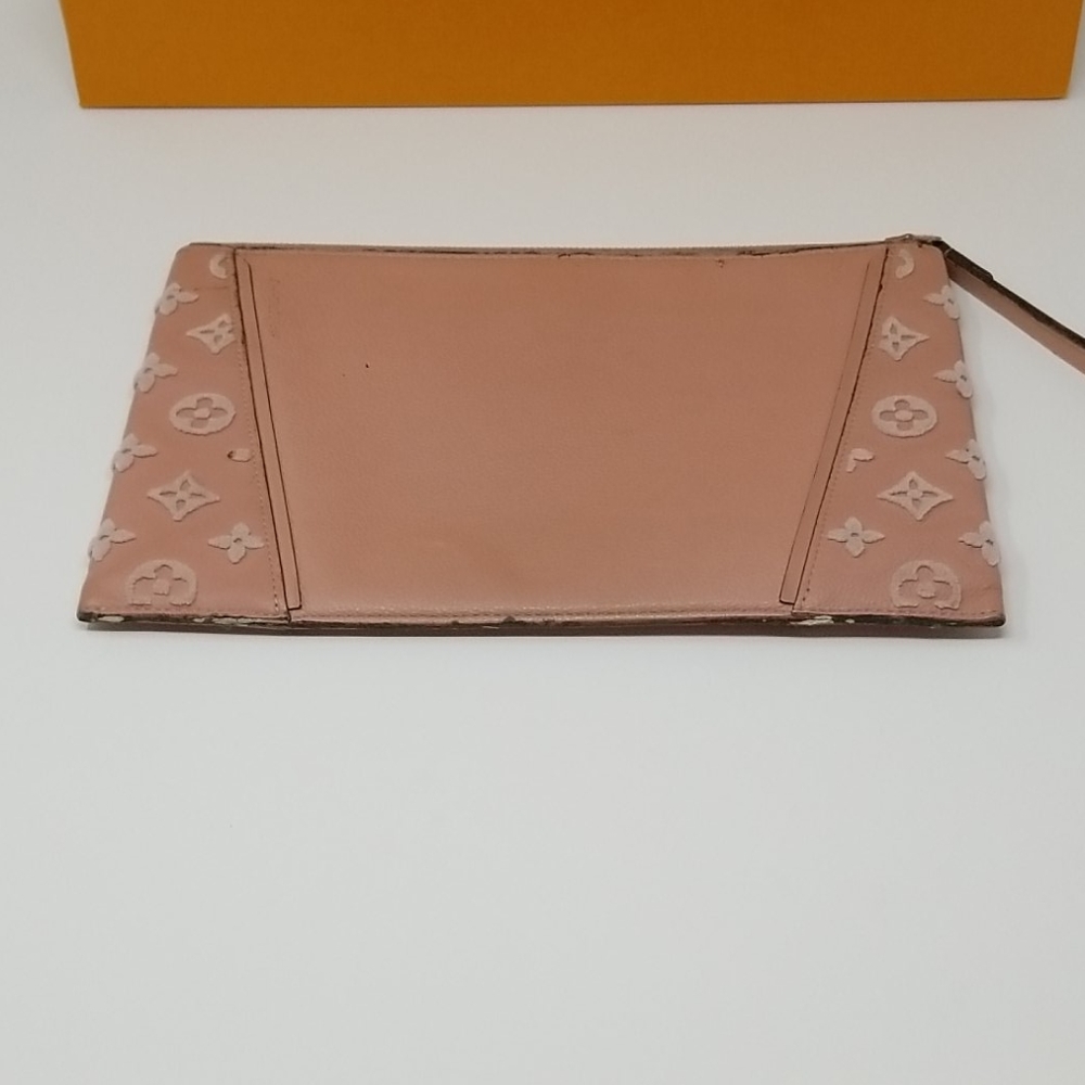 SOLD LV Pochette W MonogramVeau Cachemire in Magnolia - Picture 7 of 12